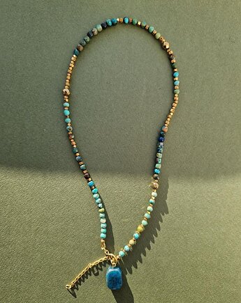 Złoto -turkusowy naszyjnik Błękitna Laguna z niebieskim kamieniem, Dziewczyna i Perły