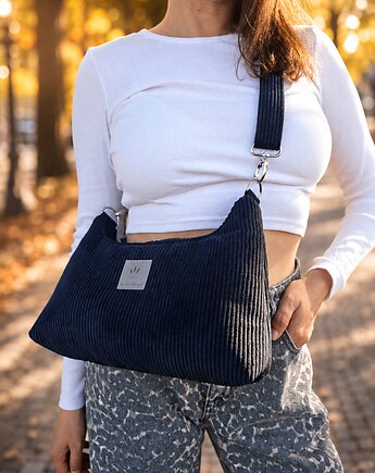 Sztruksowa mini torebka slouchy Czarna