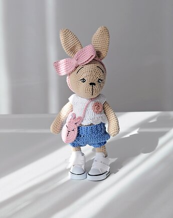 Szarak w ubrankach, Lollipop