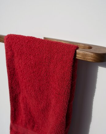 Orzechowy minimalistyczny wieszak łazienkowy na ręczniki