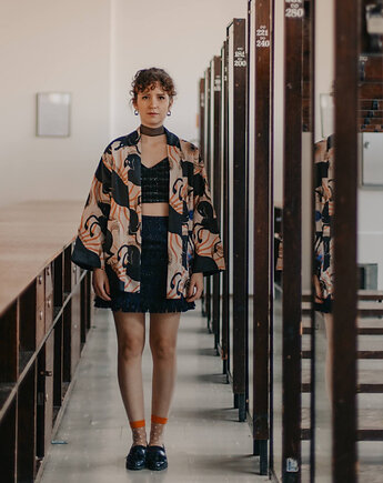 Dwustronne kimono z motywem galopujących koni