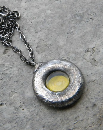 Ring - żółty środek - naszyjnik