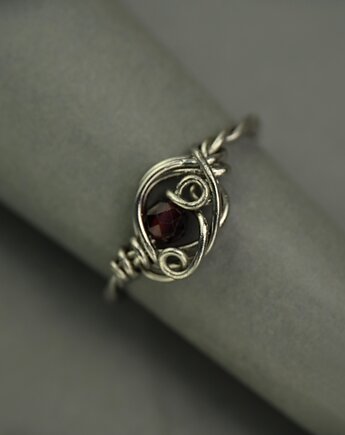 Pierścionek regulowany granat wire wrapping