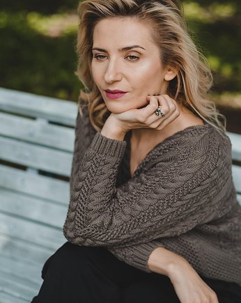 sweter z warkoczami i guzikami, mokka