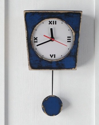 Granatowy zegar ścienny z wahadłem, rustykalny zegar z drewna, Clock Wood Studio