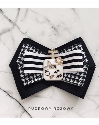 Brosza Black & White z perfumami New