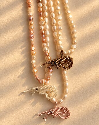 Naszyjnik mała krewetka langusta na perłach