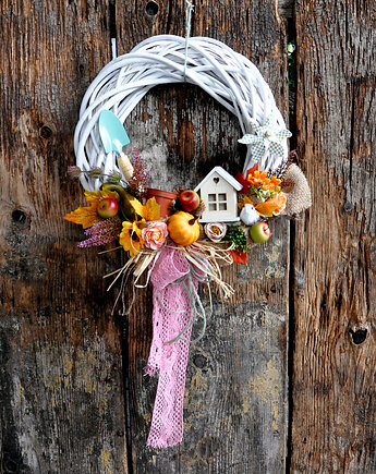 Wianek jeień w ogrodzie, mamuta