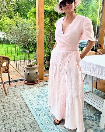 Lniana sukienka kopertowa blush pink