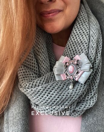 Kolekcja  Exclusive  Brosza z  różową ozdobą Glamour