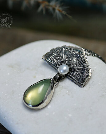 Prehnite &Pearl Necklace