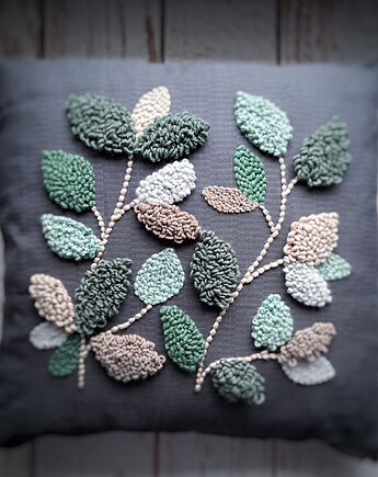 Poduszka dekoracyjna liscie Boho punch needle