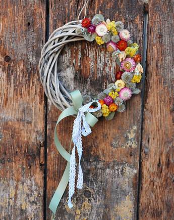 Wiklinowy wianek z suszonymi kwiatami, mamuta