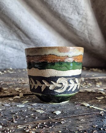 Kubek sgraffito zieleń i brąż, kubek wiejski, kubek pola, lasy