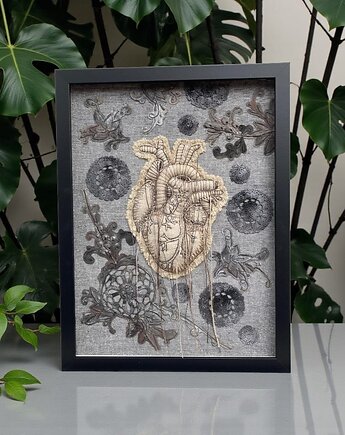 Obraz malowany i haftowany serce anatomiczne 3D.