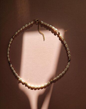 Naszyjnik z naturalnych pereł  z łańcuszkiem, Dziewczyna i Perły