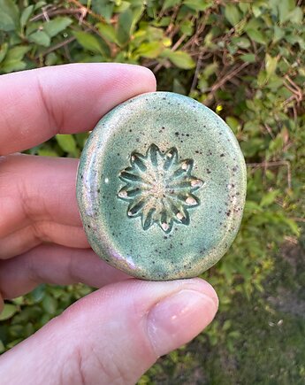 Kamień antystresowy, worry stone, gładzik, kciukowiec