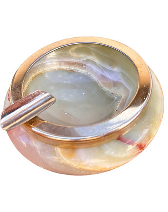 Mała alabastrowa popielnica z mosiężnym okuciem, Włochy, lata 70., Good Old Things