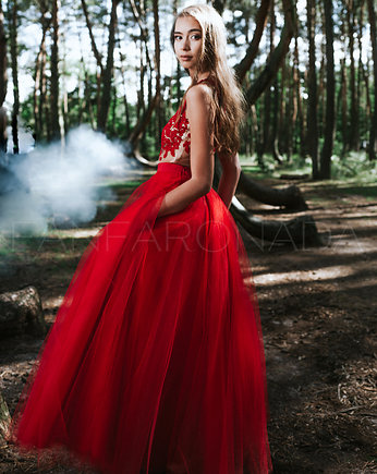 S074 spódnica maxi rozkloszowana. Czerwona