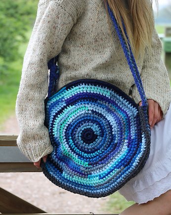 Niebieska okrągła torebka - Didko, naszwie studio