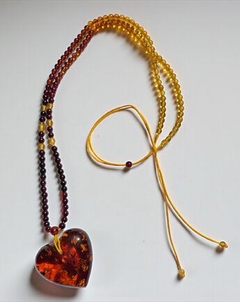 Naszyjnik z bursztynami i dużym sercem, Andorii by Baco