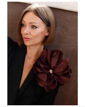 Duża broszka kwiat w kolorze burgundowym