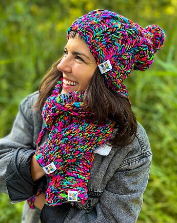 Czapka MERINO 34% ,,Czarne kolorki SMILE
