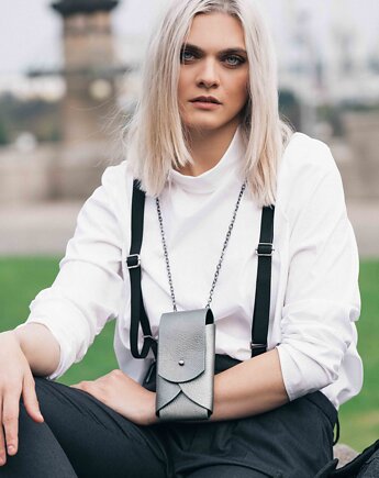 Skórzane srebrne etui na telefon