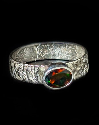 Pierścionek czarny opal r. 25
