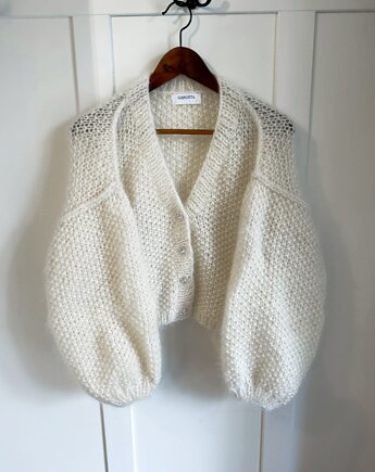 Moherowy kardigan mgiełka z ozdobnymi biżuteryjnymi guzikami handmade