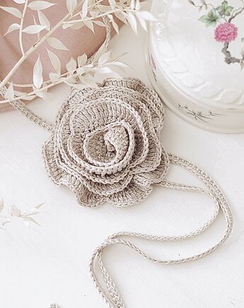 Elegancki choker z wiskozą