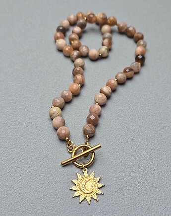 Słońce w Ciepłych Beżach, ILEA