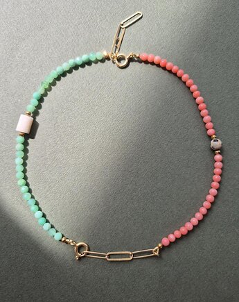 Naszyjnik 2 w 1 z koralowych korali i zielonych chryzoprazów, Dziewczyna i Perły