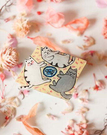 Broszka kocia drzemka, Pintura