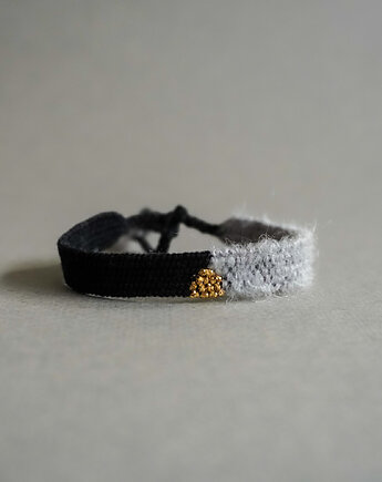 Wąska bransoletka ręcznie robiona z nici, czerń z szarością, Słońcem Tkane