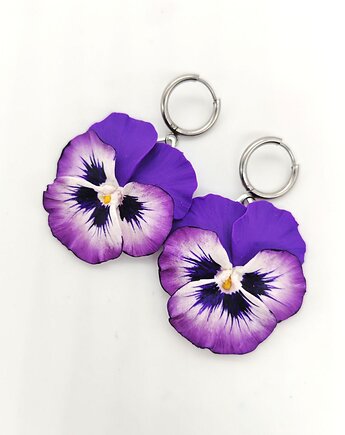 Kolczyki bratki biało fioletowe wiszące handmade, kwiaty z gliny polimerowej