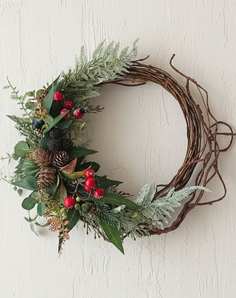 Asymetryczny wianek z szyszkami i głogiem (26cm)