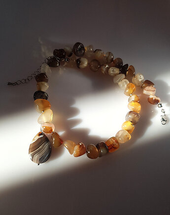 Naszyjnik Cała w Brązach, Mitsu