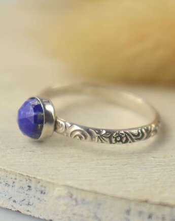 Dot - pierścionek z lapis lazuli