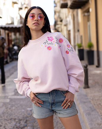 Bluza oversize z haftem - kwiaty