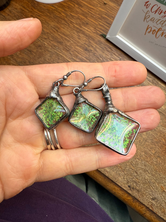 komplet biżuterii Zestaw biżuterii z zieloną koronką św.Anny