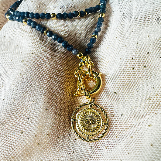 korale BLUES- naszyjnik z  SZAFIRÓW ze złotym okiem