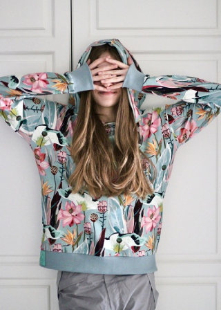 img-bluza-w-kwiaty-1.jpg