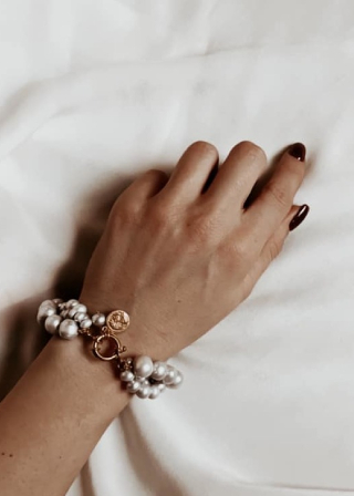 meika-pearls-kontakt.jpg